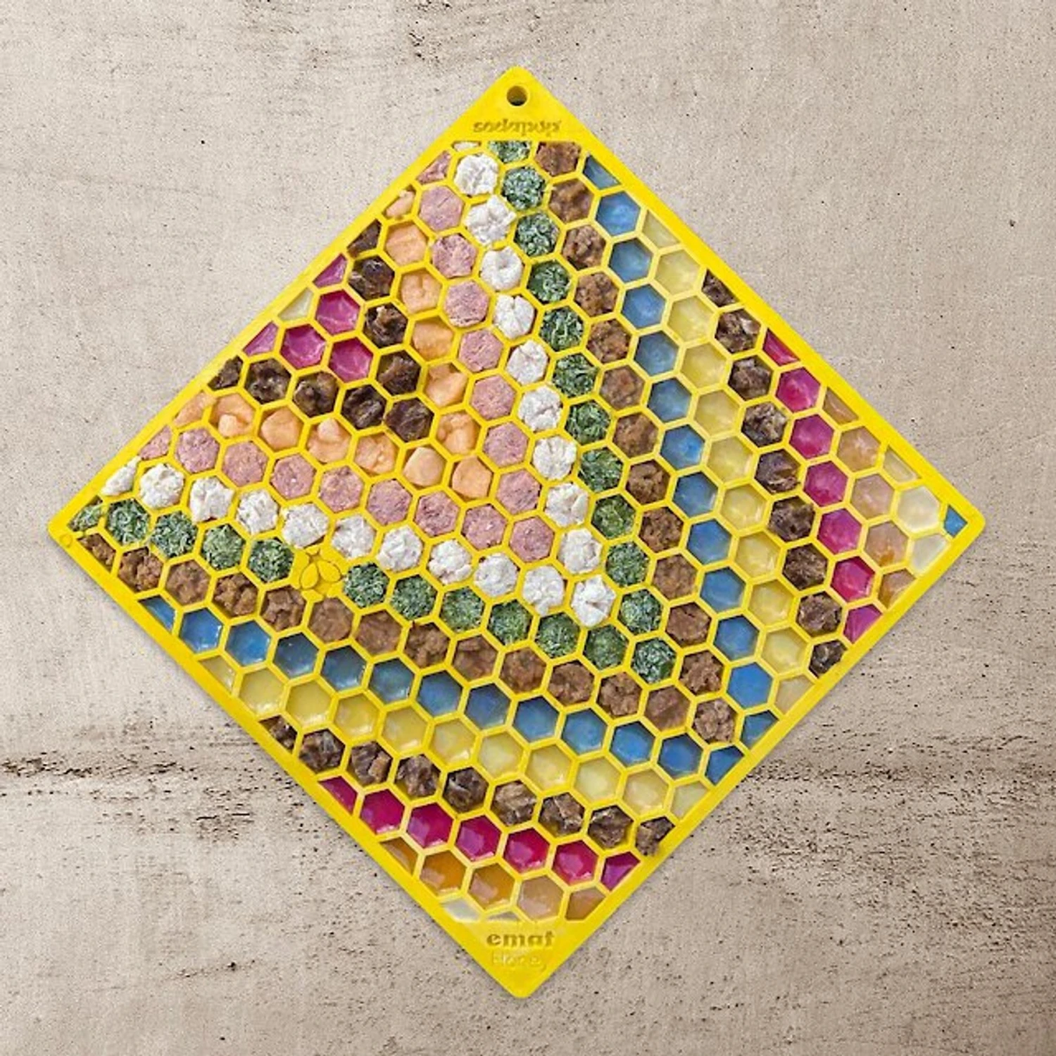 SodaPup Emat Honeycomb Dog Lick Mat 11 SodaPup Emat Honeycomb Dog Lick Mat - Image 9