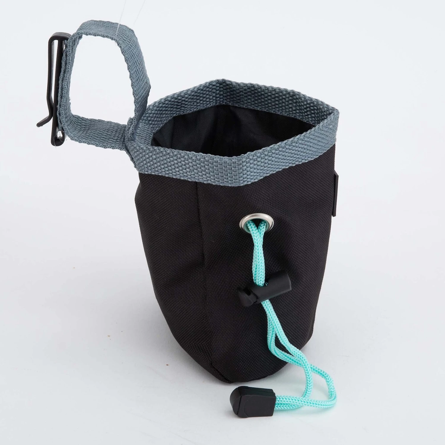 Pounce + Fetch Cat & Dog Training Treats Pouch, Black 5 Pounce + Fetch Cat & Dog Training Treats Pouch, Black - Image 3