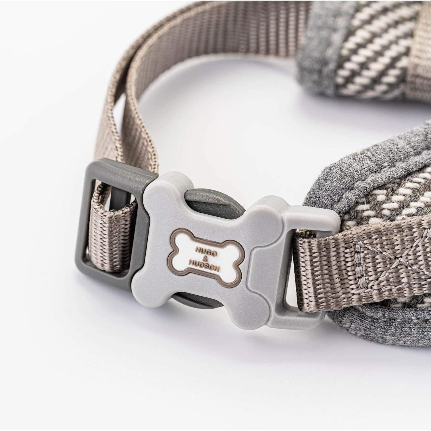 HUGO & HUDSON Herringbone Tweed Dog Harness 4 HUGO & HUDSON Herringbone Tweed Dog Harness - Image 2