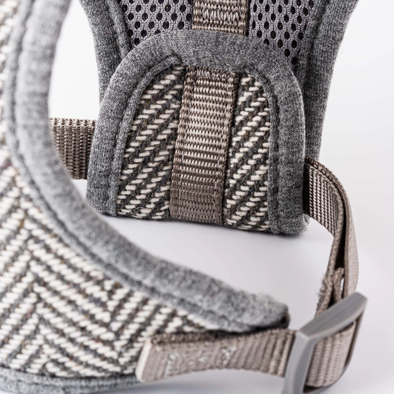 HUGO & HUDSON Herringbone Tweed Dog Harness 5 HUGO & HUDSON Herringbone Tweed Dog Harness - Image 3