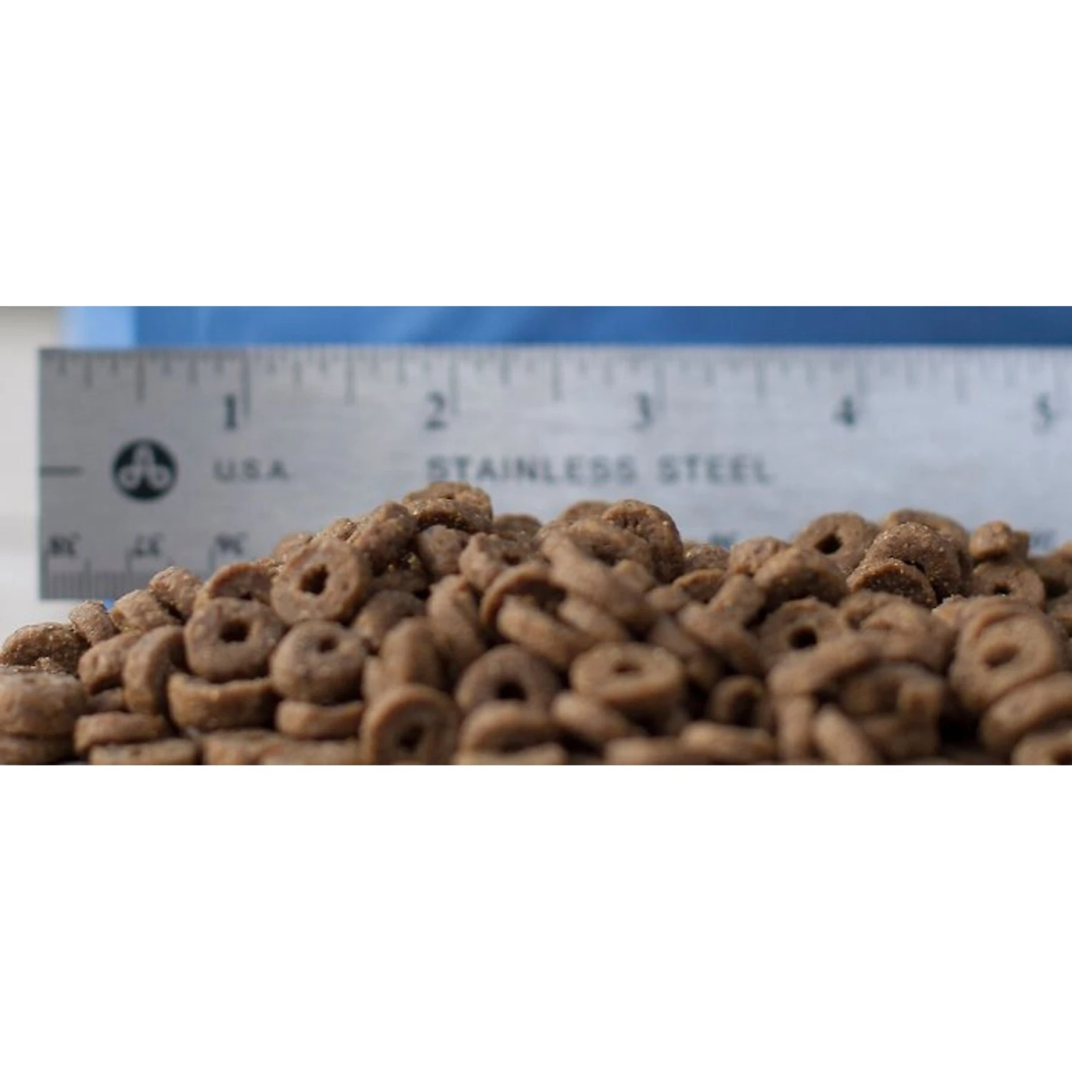 Blackwood Duck Meal, Salmon Meal & Field Pea Grain-Free Dry Cat Food 4 Blackwood Duck Meal, Salmon Meal & Field Pea Grain-Free Dry Cat Food - Image 2